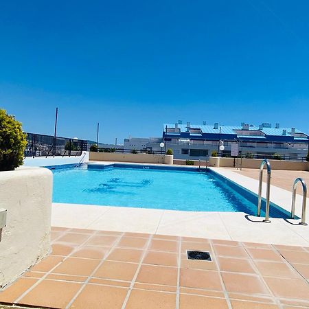 Apartment On The First Line Of The Sea With A View And Free Parking Марбелья Екстер'єр фото